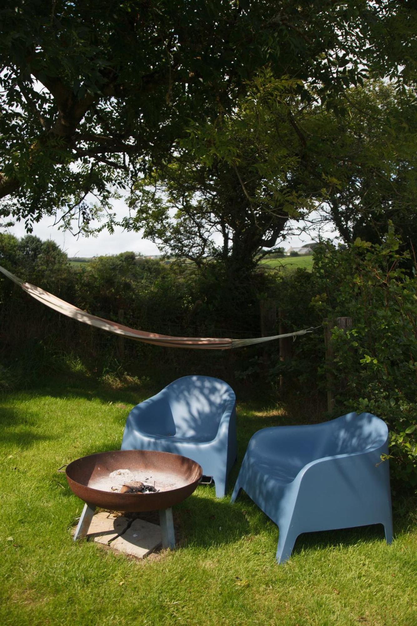 Luxury Shepherd'S Hut On Flower Farm With Outdoor Bath In Mid Cornwall Truro Zewnętrze zdjęcie